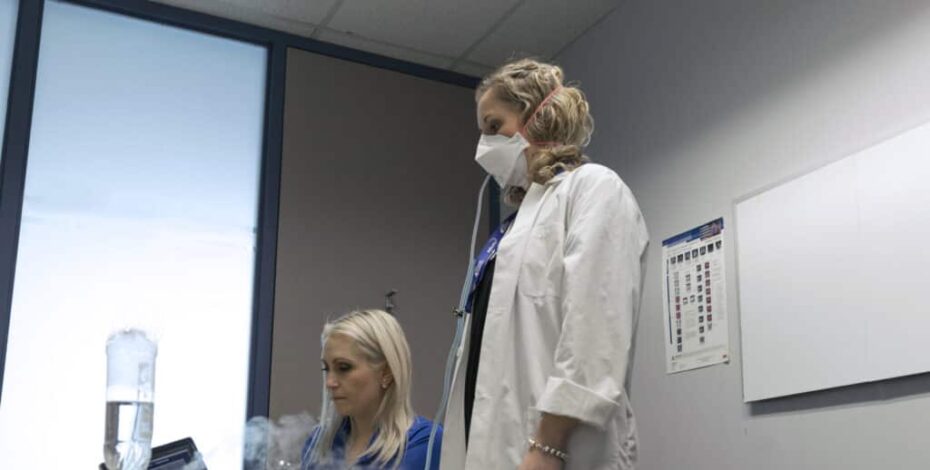 healthcare professionals performing a Quantitative Respirator Fit Test